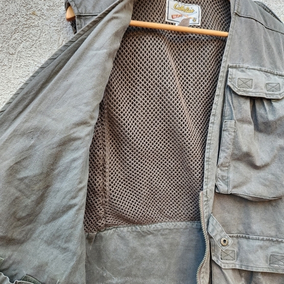 Vintage Cabelas Fishing Vest Mens Medium Khaki Hunting Pockets Outdoors Tactical - Picture 11 of 13